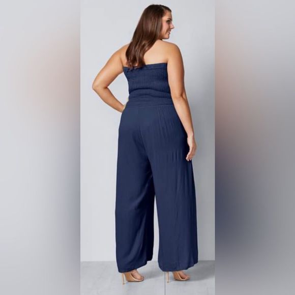 New-Plus Size Sleeveless Smocked Jumpsuit With Lace Detail. Size 3X. - Picture 3 of 12